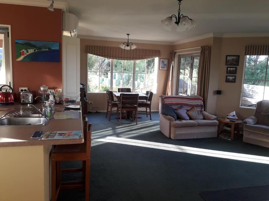 Tram Track Retreat Apartment Papatowai Luaran gambar